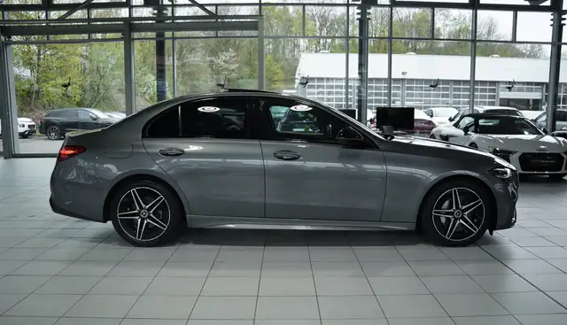 Mercedes-Benz C Class view 7