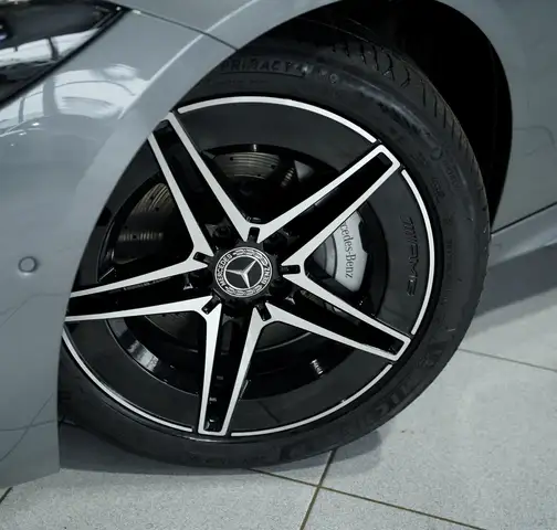 Mercedes-Benz C Class view 3