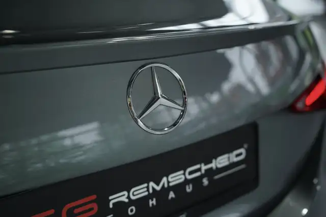 Mercedes-Benz C Class view 13