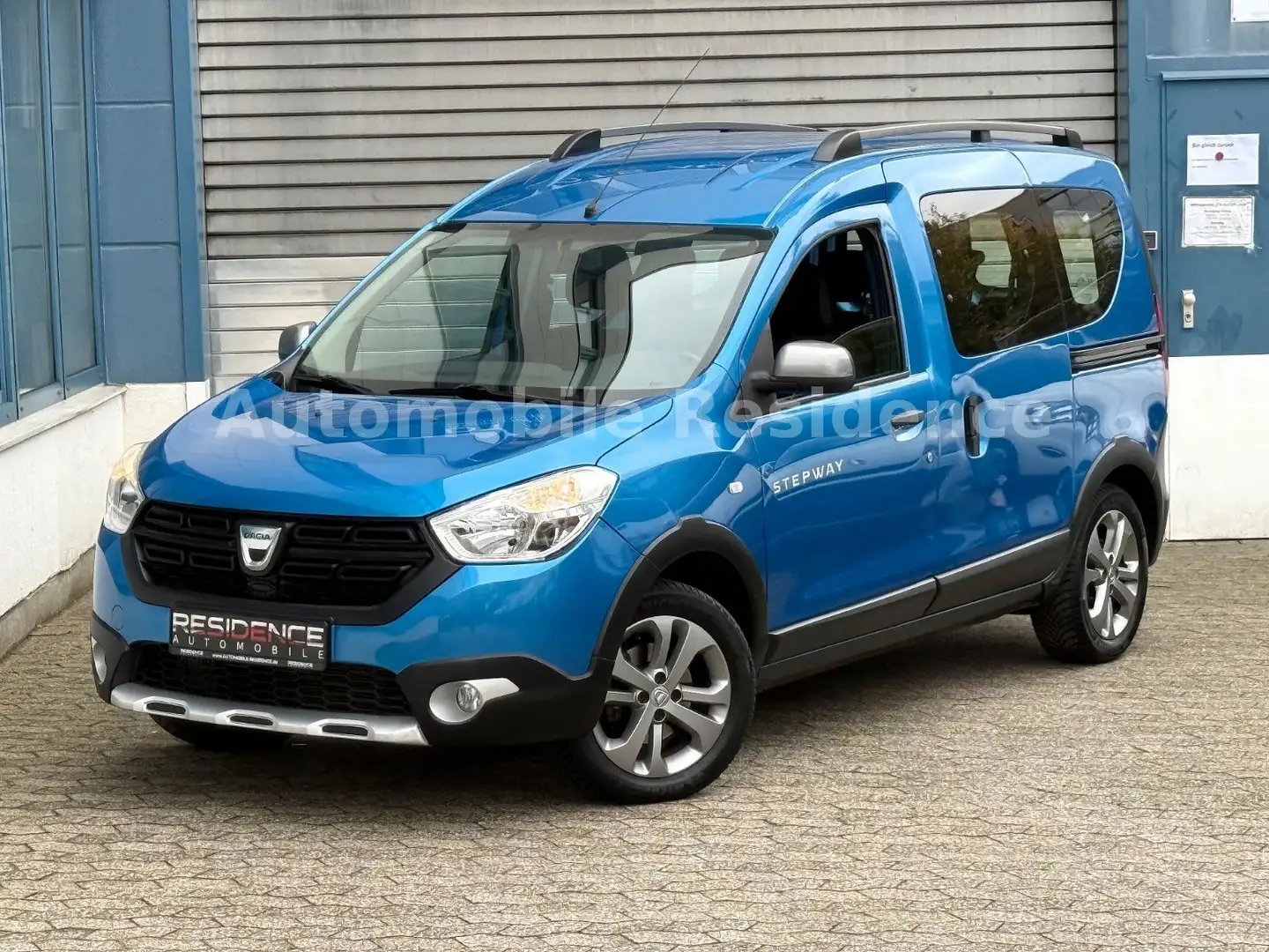 Dacia Dokker Stepway 1.2*TEMP*AHK*KLIMA*NAVI*PDC*SHZ*1 Blau - 1