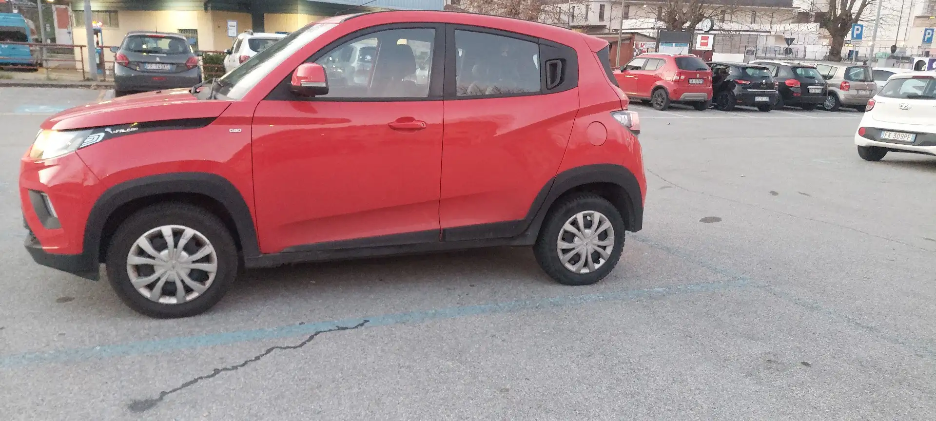 Mahindra KUV100 1.2 K6+ - 1