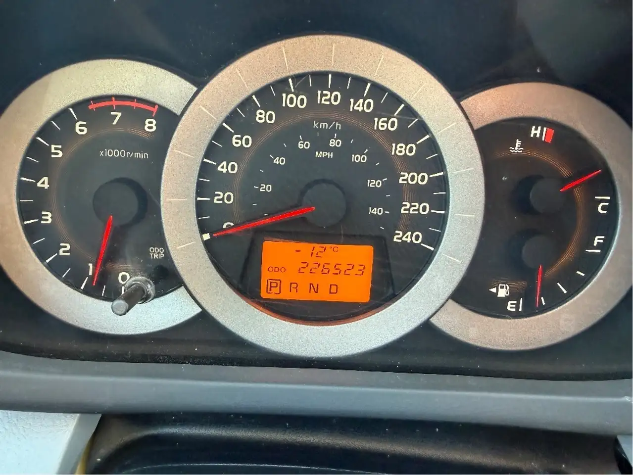 Toyota RAV 4 снимка Toyota RAV 4
