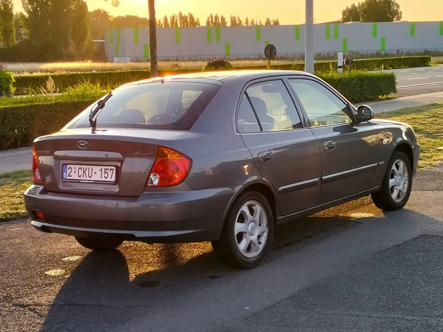 Hyundai ACCENT Accent 1.3i 12v LSi Grau - 1