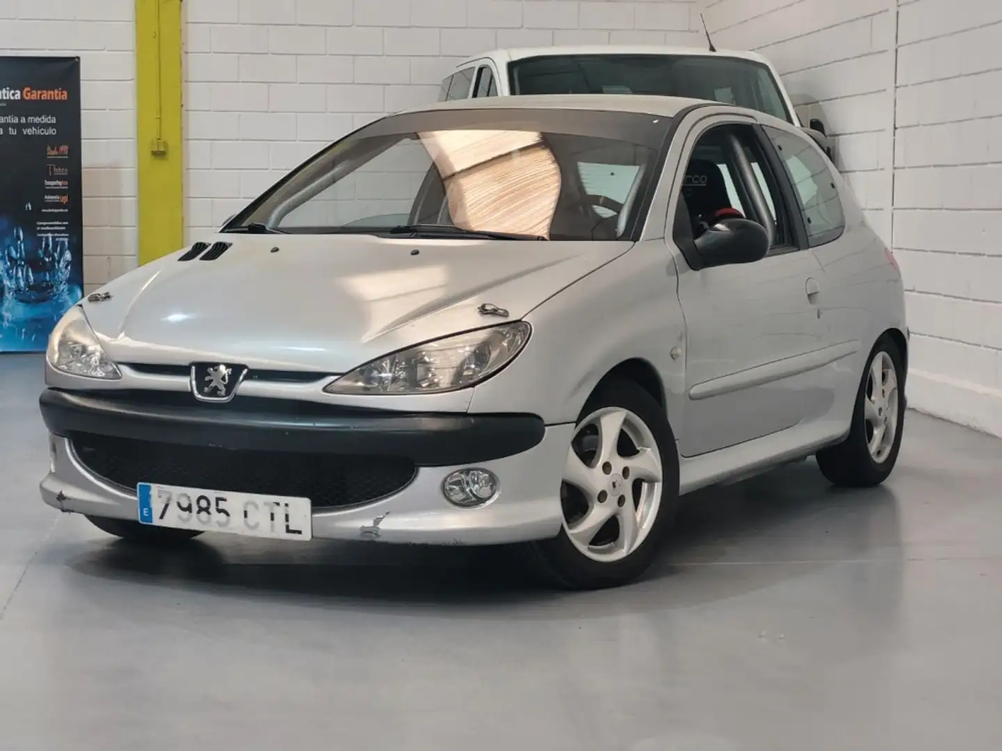 Peugeot 206 1.6 Quiksilver Grau - 1