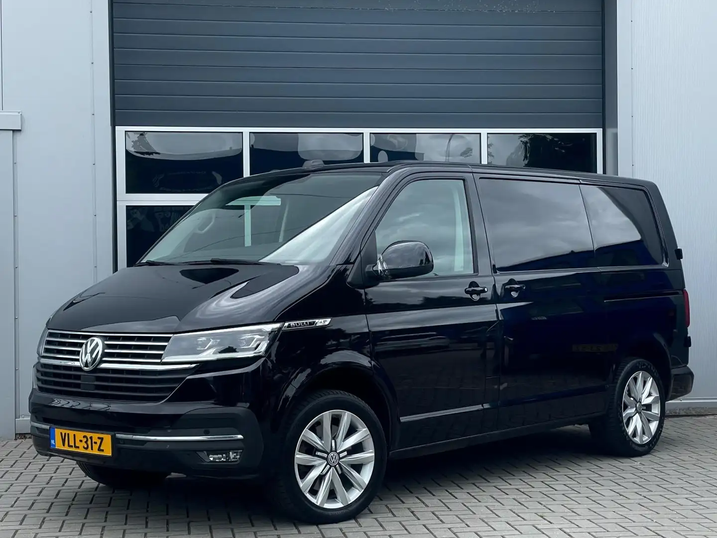 Volkswagen Transporter 2.0 TDI L1H1 DSG | Bulli | Leder | Virtual cockpit Zwart - 1