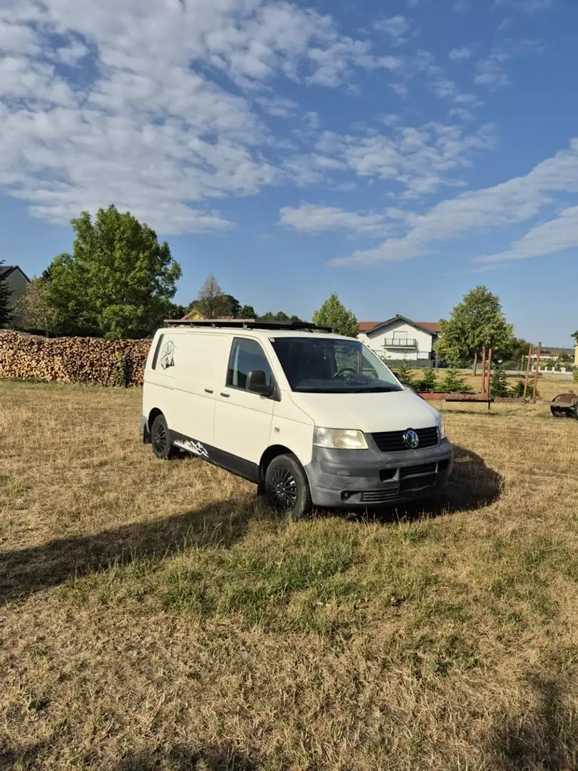 Volkswagen T5 VW mit Wohnmobilumbau Weiß - 1