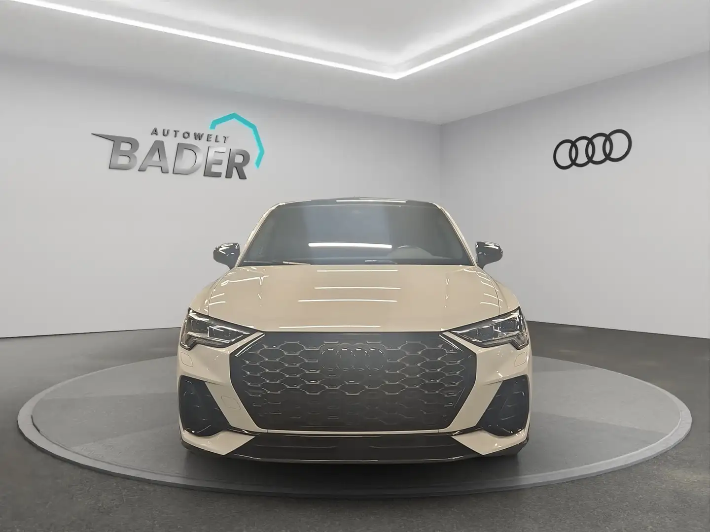 Audi Q3 Sportback 45 TFSI e 45 TFSI e S line Blanco - 2