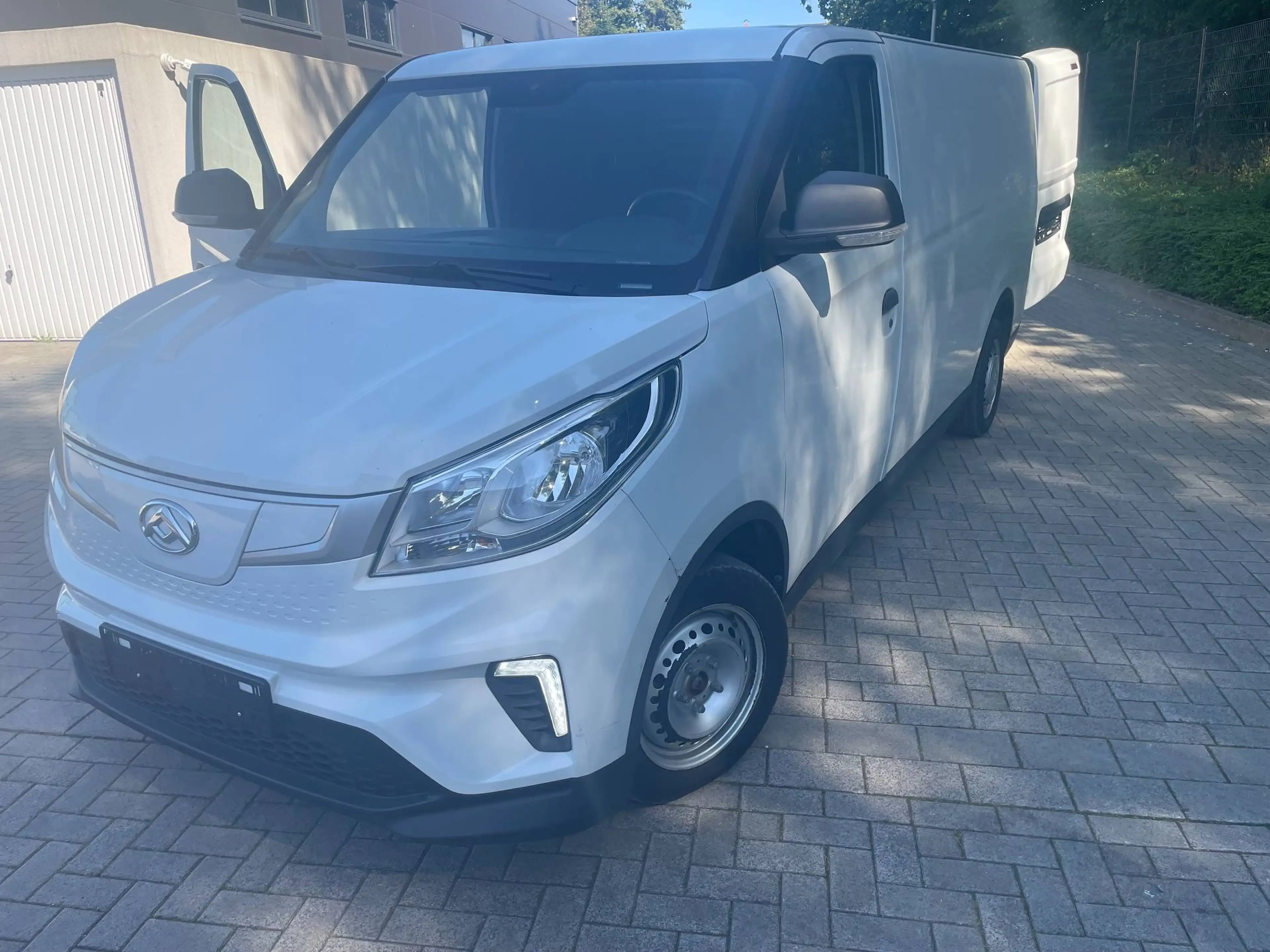 Maxus eDeliver 3 Elektro Transporter — photo 3