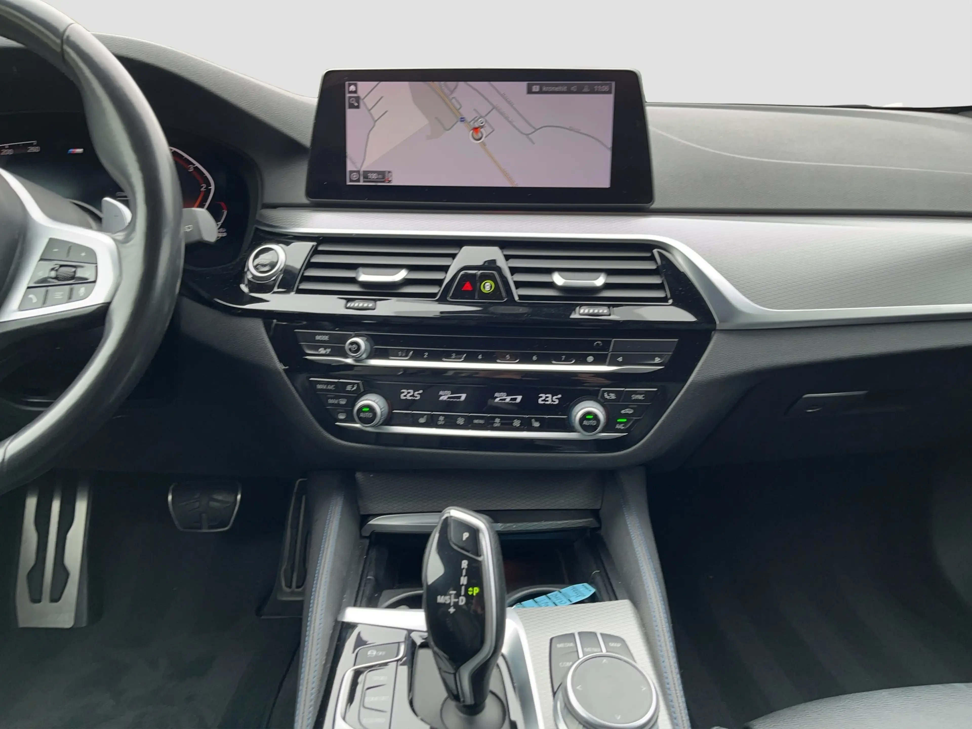 BMW 520 d Touring M-Sport Business KAM 360 LED ACC LM — photo 15