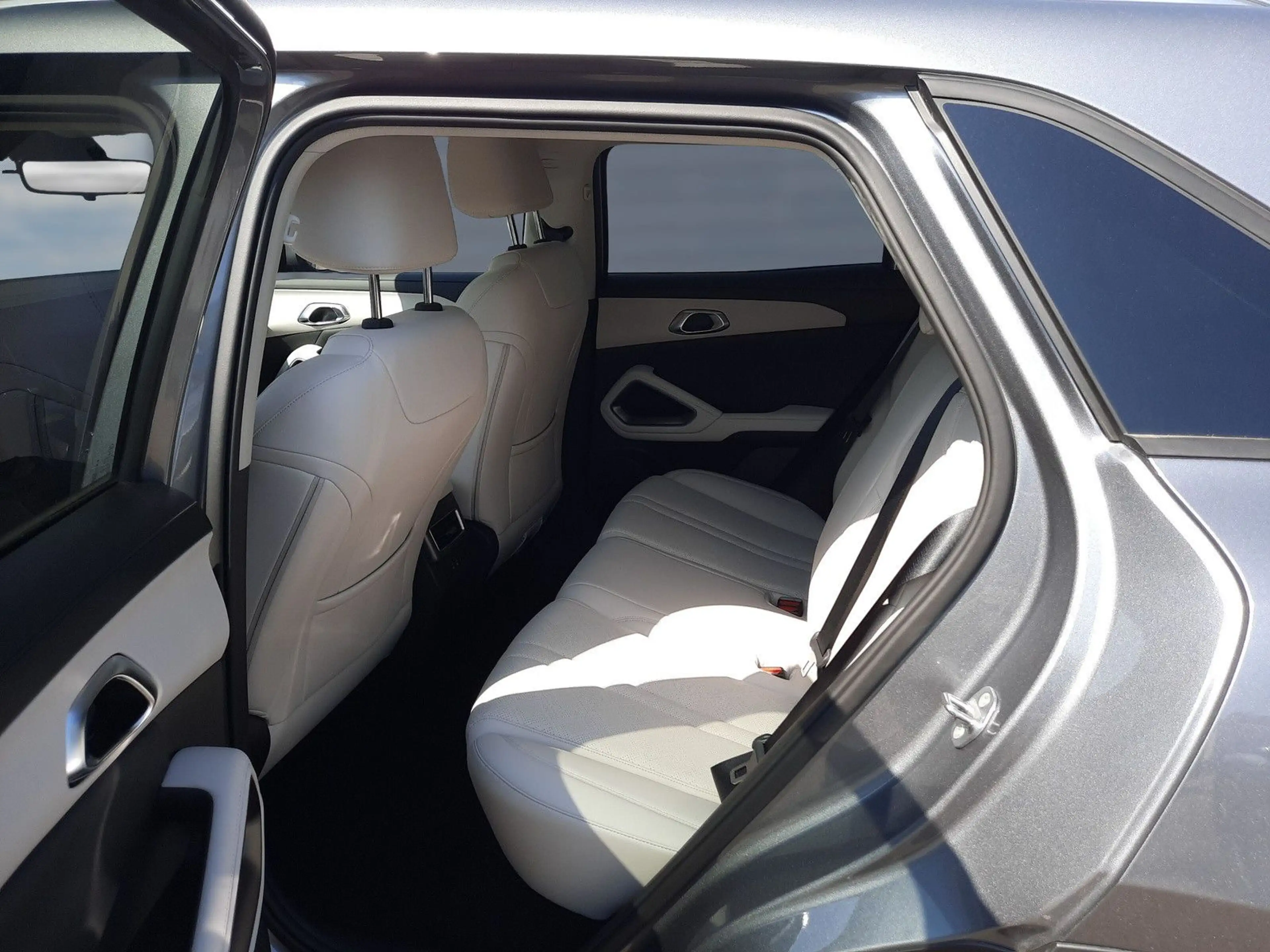 BYD Atto 2 DM-i Boost Navi LED — photo 12