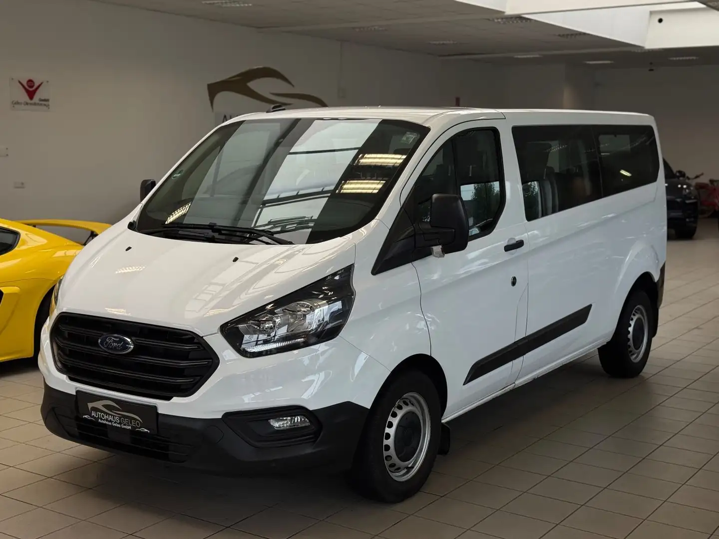 Ford Transit Custom Kombi 320 L2 / 9-SITZ / Blanc - 1