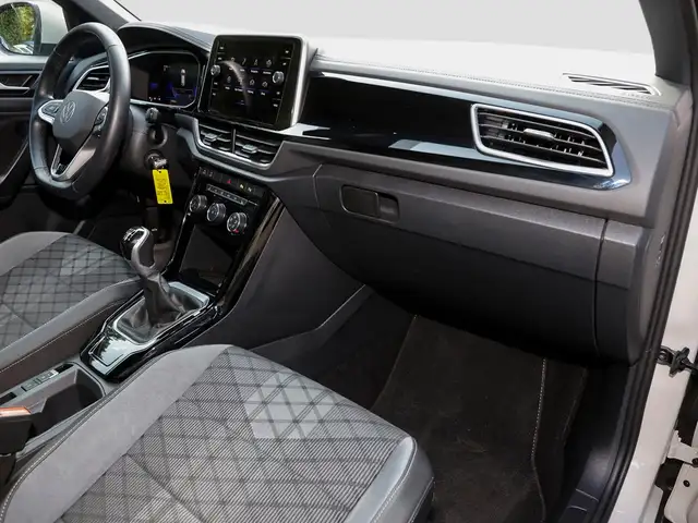 Volkswagen T-Roc view 10