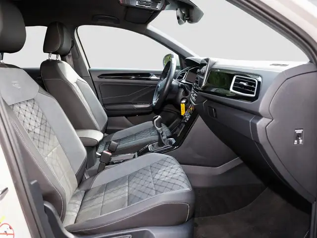 Volkswagen T-Roc view 9