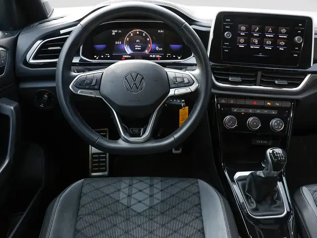 Volkswagen T-Roc view 15
