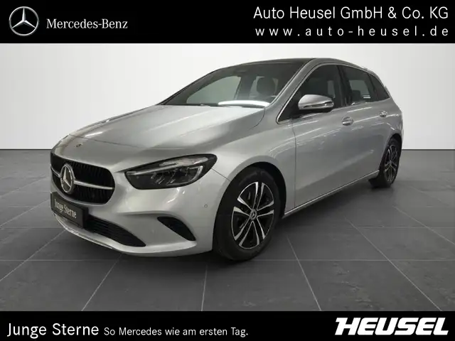 Mercedes-Benz B 250 4M Progressive AUT Kam. KeyLess KlimaA LED