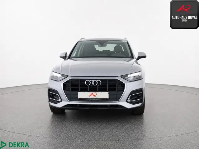 Audi Q5 view 8