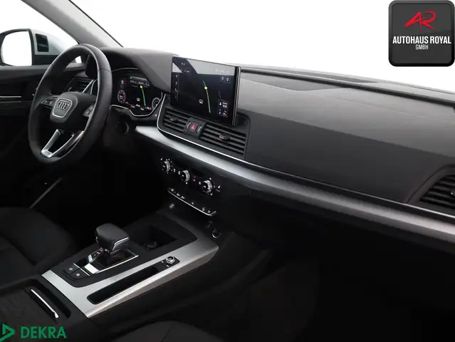 Audi Q5 view 10