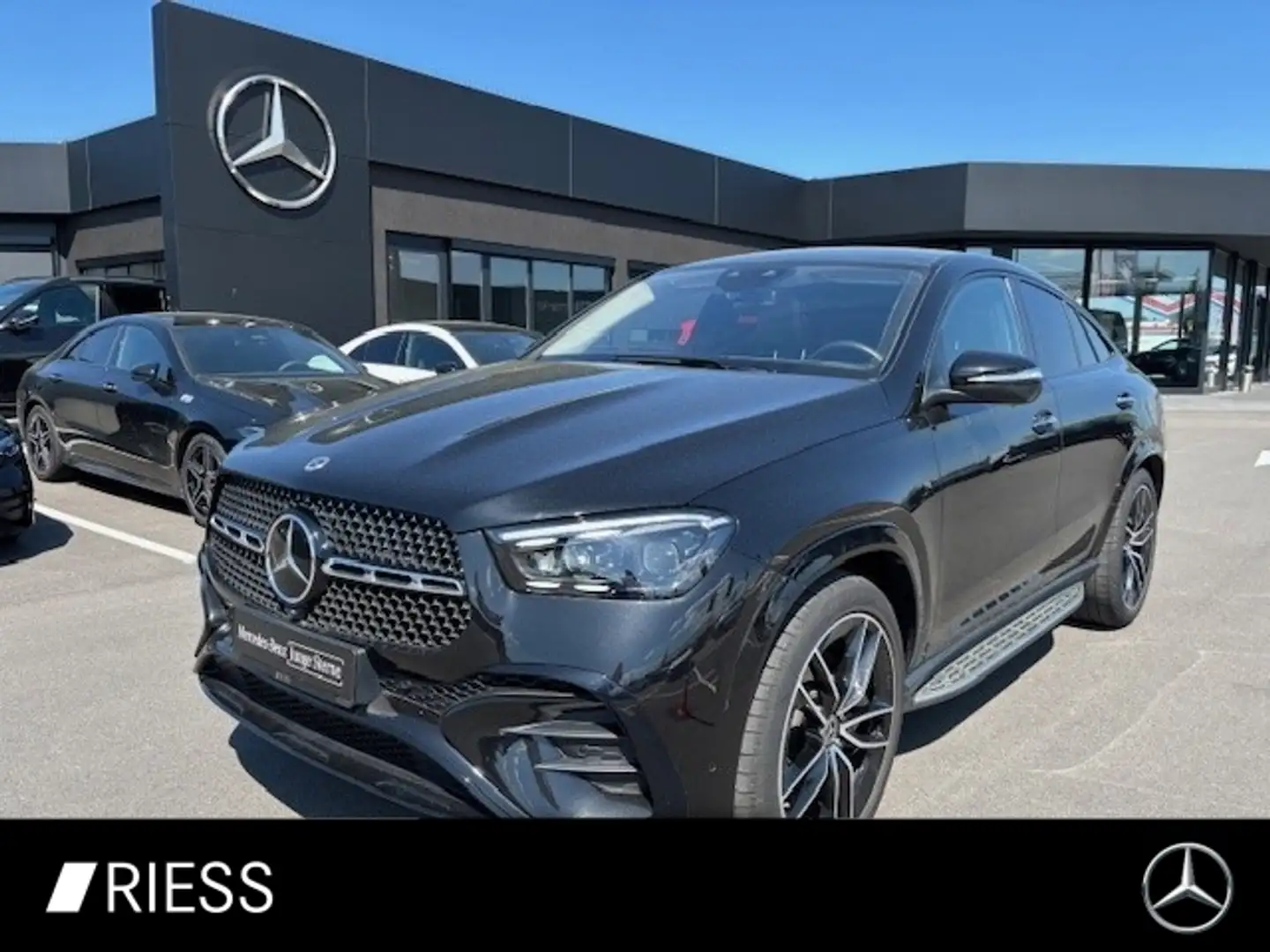 Mercedes-Benz GLE 300 d 4M Cp AMG Sport Night Pano HUD AHK Distr Schwarz - 1