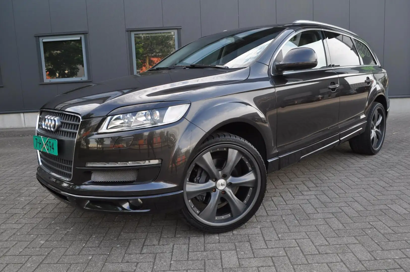 Audi Q7 4.2 FSI quattro 4+2, full option, netto € 17.500, Noir - 1