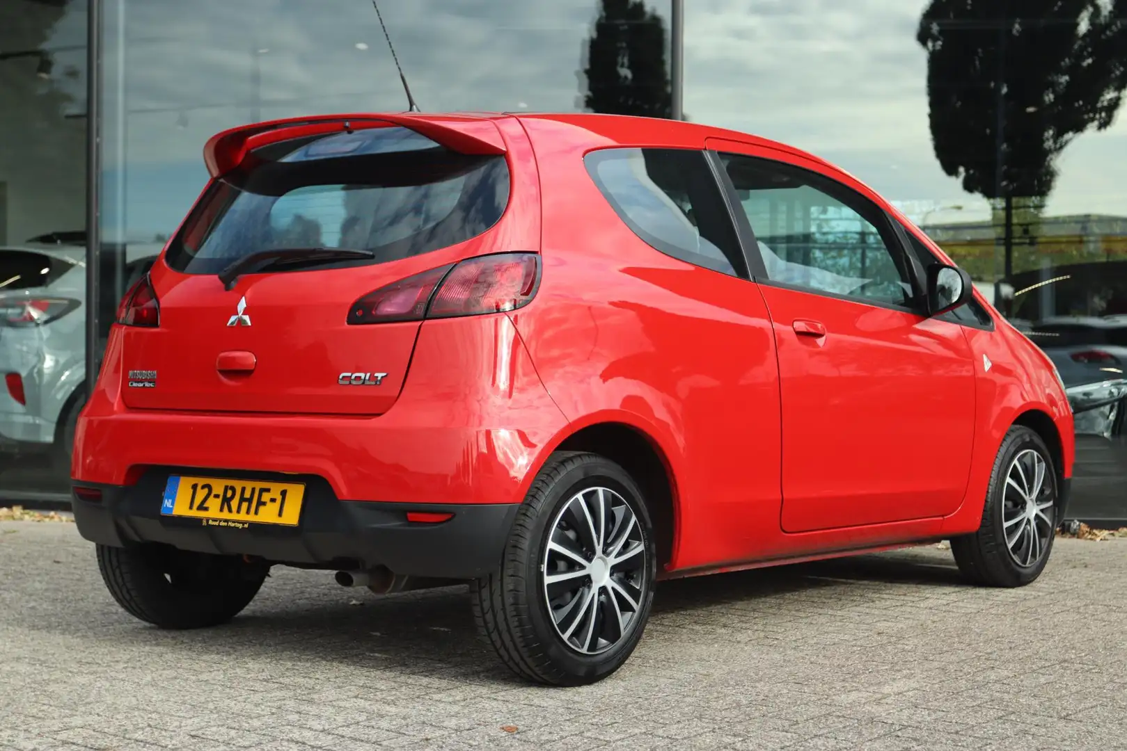 Mitsubishi Colt 1.1 EDITION ONE *RIJKLAAR* | NAP | ORIG NL | AIRCO Rouge - 2