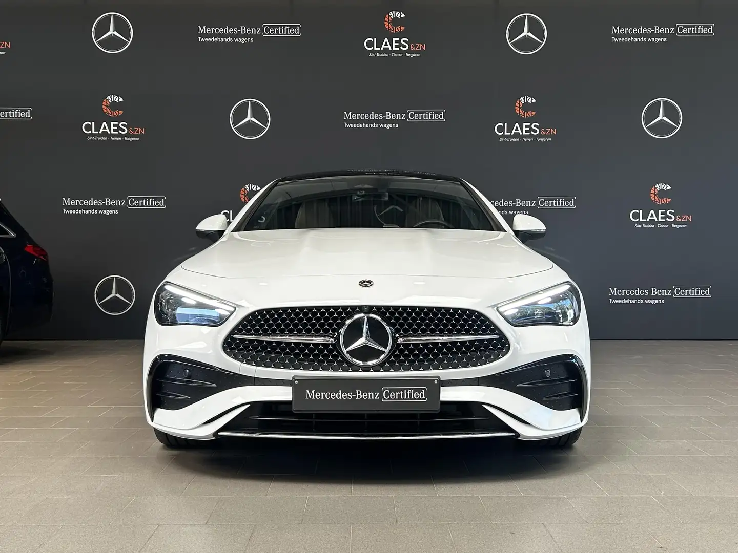 Mercedes-Benz CLE 300 Coupé 4MATIC AMG Line DOS 7610 Blanc - 2