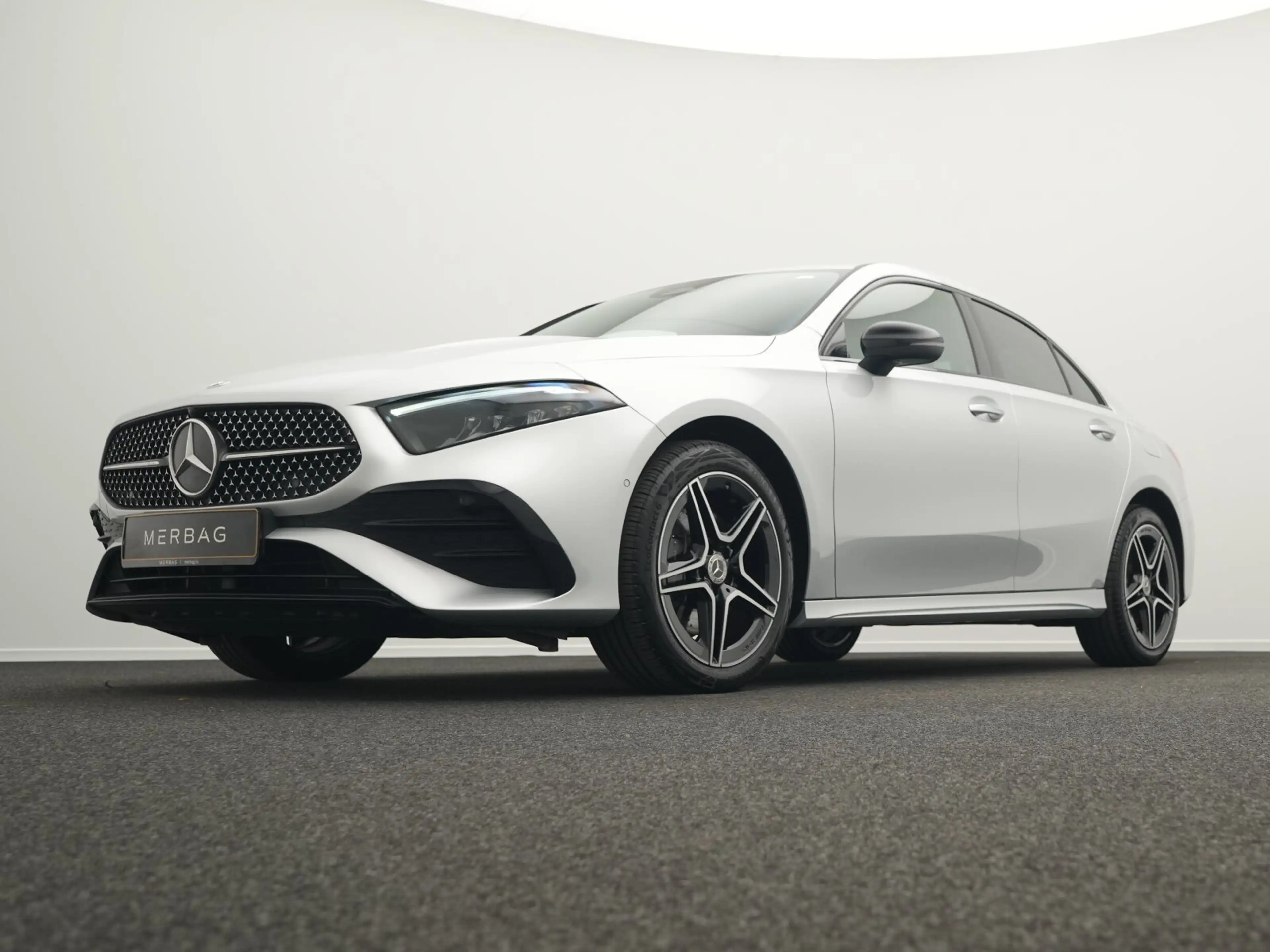 Mercedes-Benz A 250 A 250 e AMG-Line Lim LED+Kamera+Night+Ambi Navi — photo 10