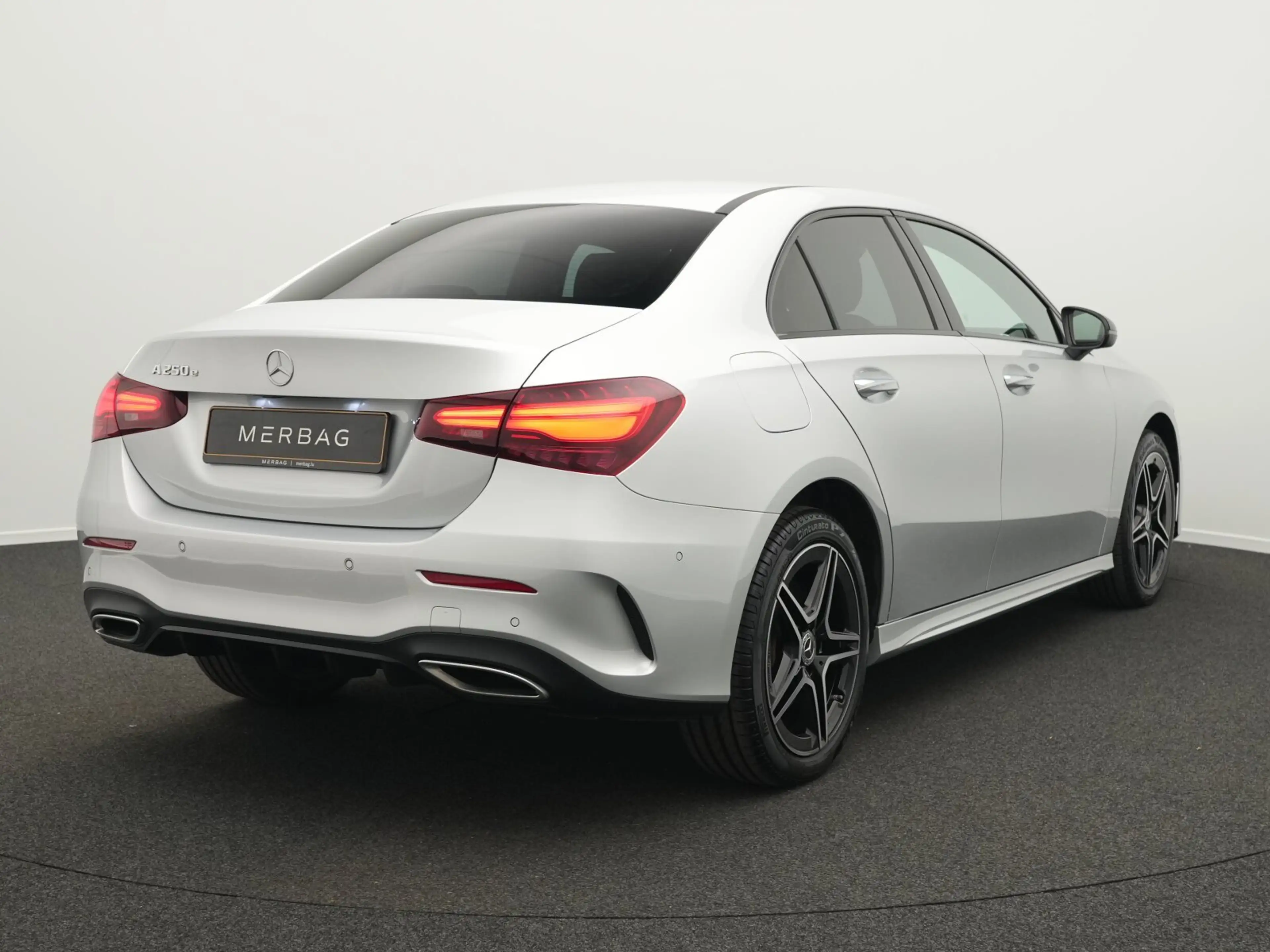 Mercedes-Benz A 250 A 250 e AMG-Line Lim LED+Kamera+Night+Ambi Navi — photo 3