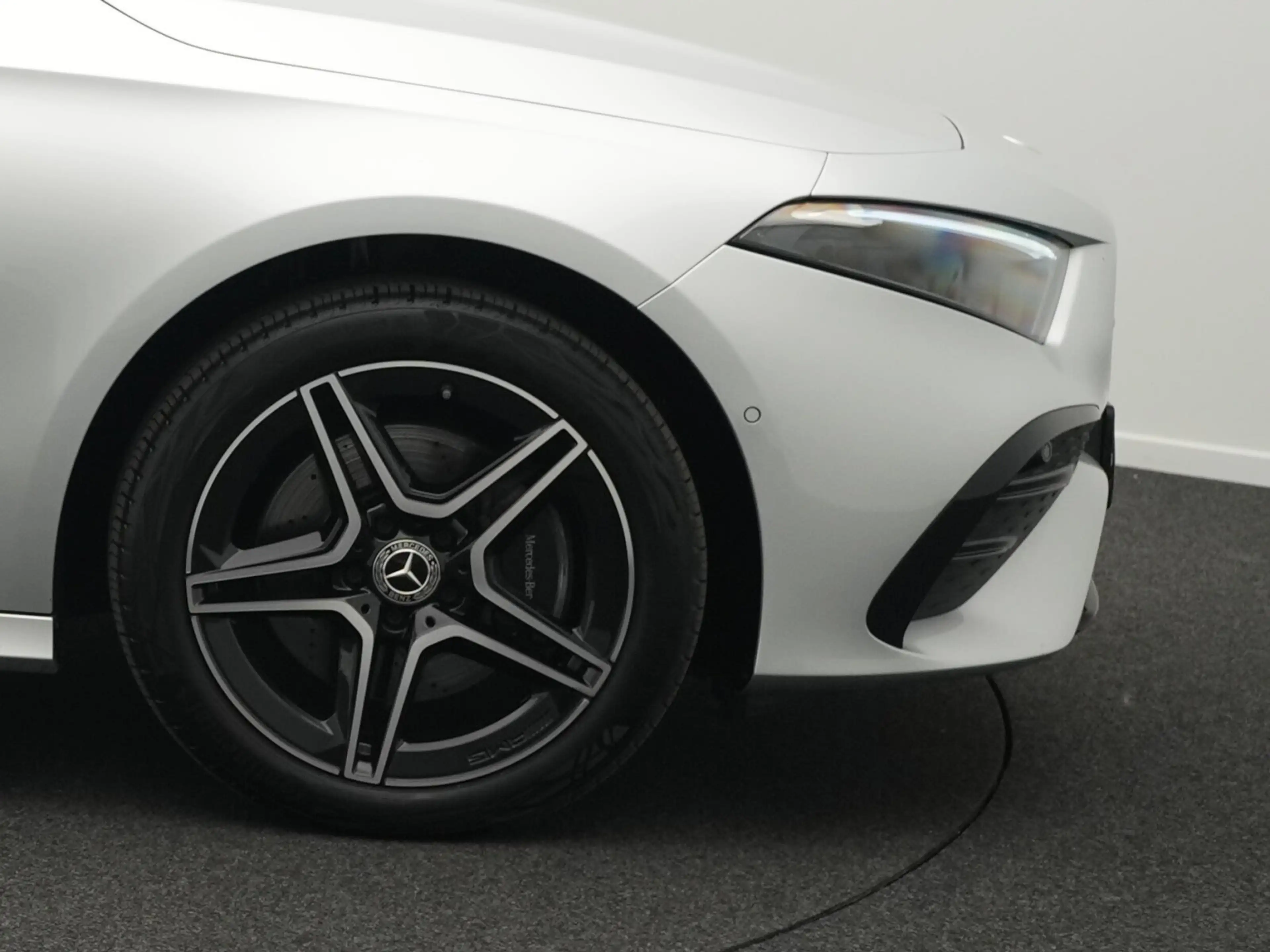 Mercedes-Benz A 250 A 250 e AMG-Line Lim LED+Kamera+Night+Ambi Navi — photo 8