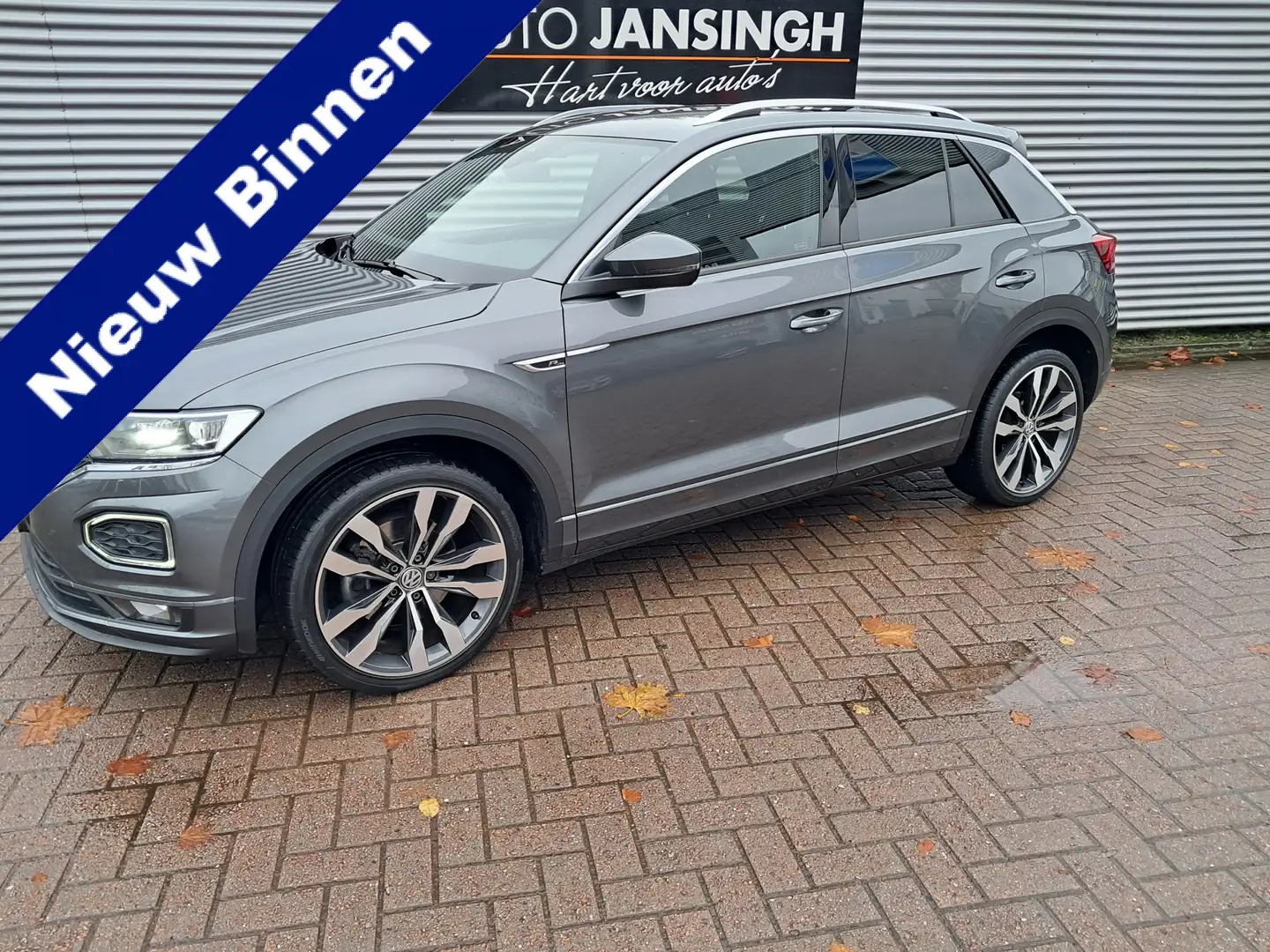 Volkswagen T-Roc 1.5 TSI R-Line ! Als Nieuw!! | Camera | PDC V+A | Grau - 1
