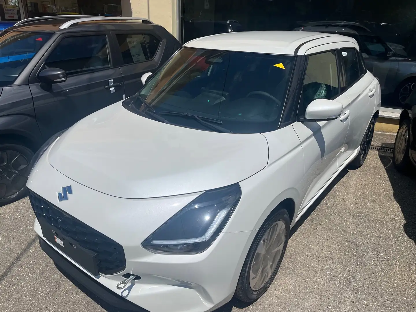 Suzuki Swift 1.2 4WD HYBRID TOP, VEICOLO NUOVO, SUZUKI DAL 1986 Bianco - 2