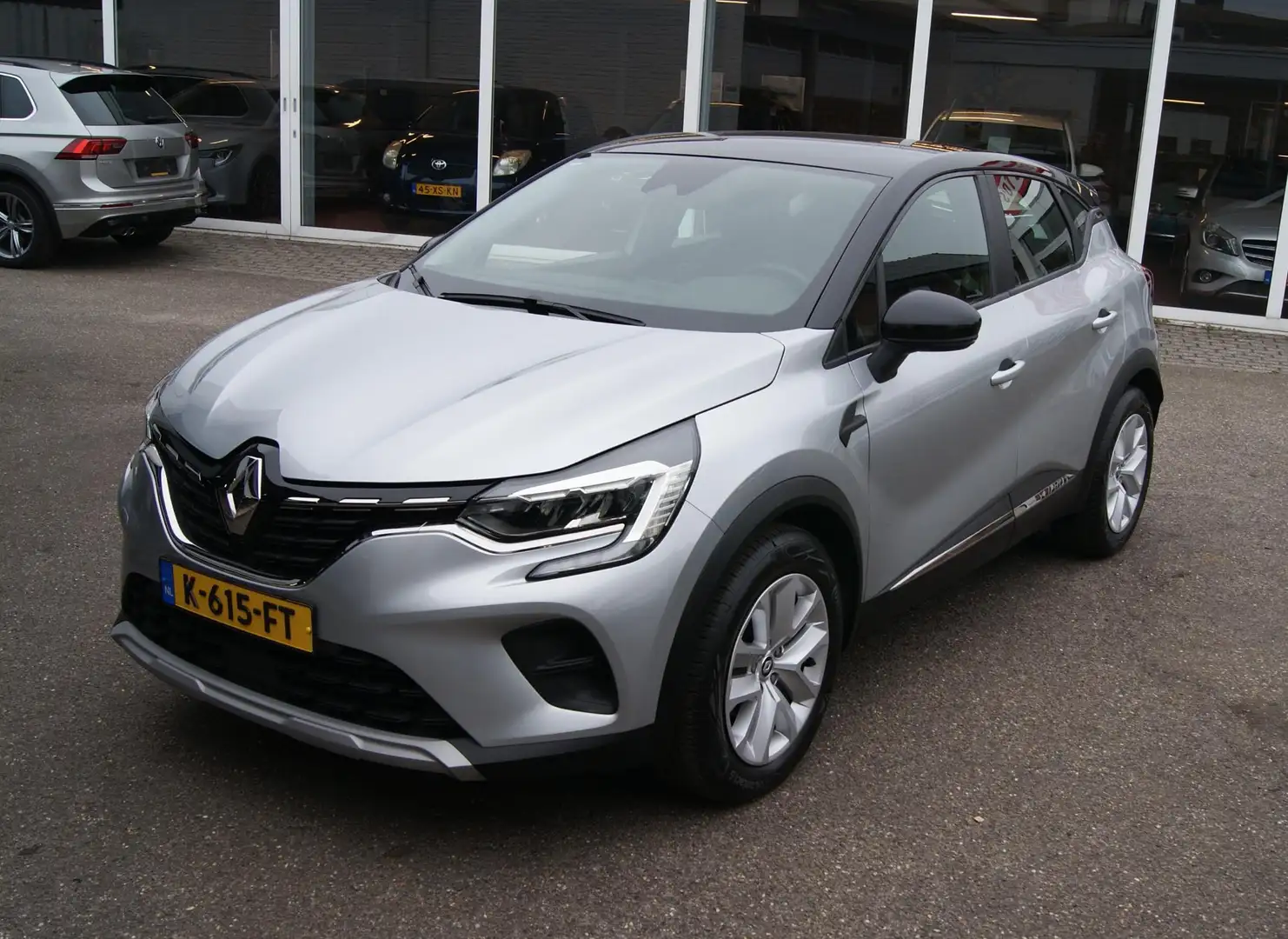 Renault Captur 1.0 TCe 100 Zen Airco,Pdc,Cruise,Trekhaak,RIJKLAAR Grijs - 1