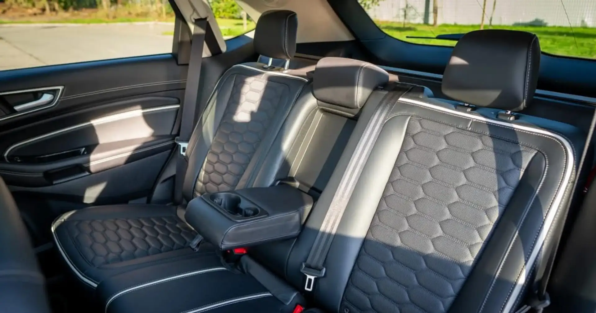 Ford Edge Edge 2,0 TDCi Sport 4x4 Start/Stop Powershift Aut. Sport - 2