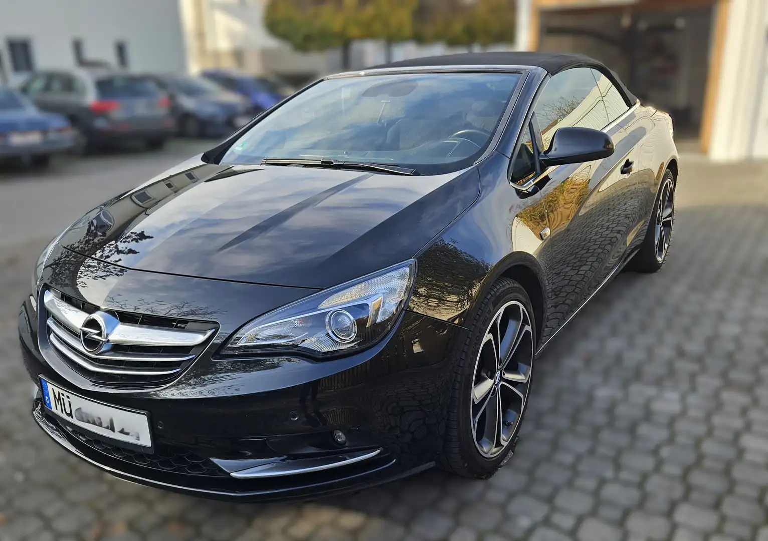 Opel Cascada Cascada 1.6 SIDI Turbo ecoFLEX Start/Stop Innovati Schwarz - 1