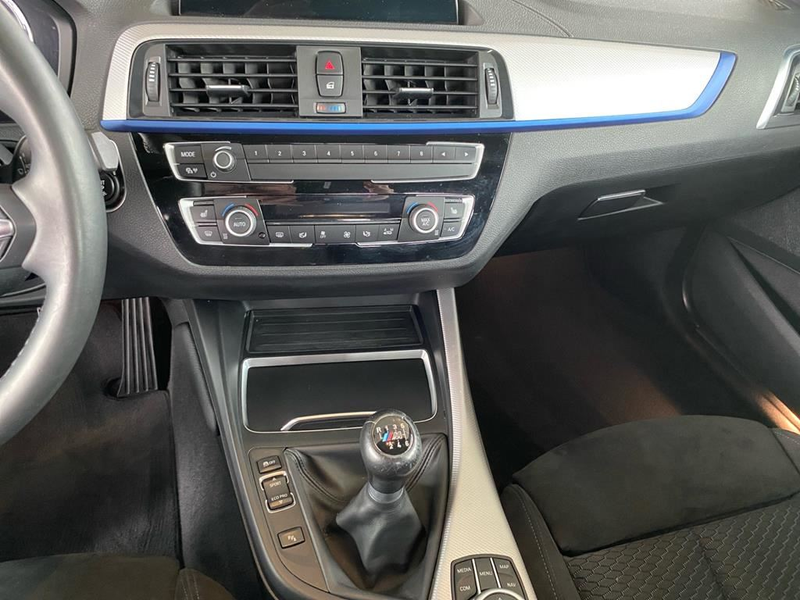 BMW 218 M Sport — photo 9