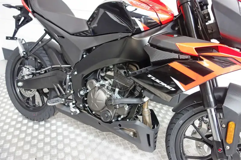 Aprilia Tuono - foto 4
