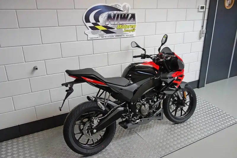 Aprilia Tuono - foto 3