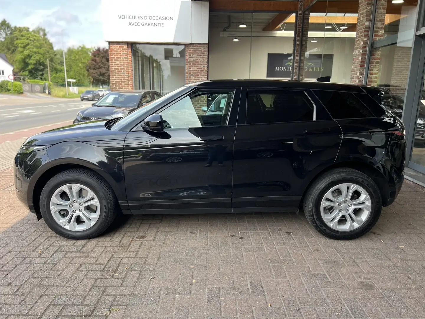 Land Rover Range Rover Evoque 2.0 TD4 MHEV 4WD R-Dynamic SE Fekete - 1