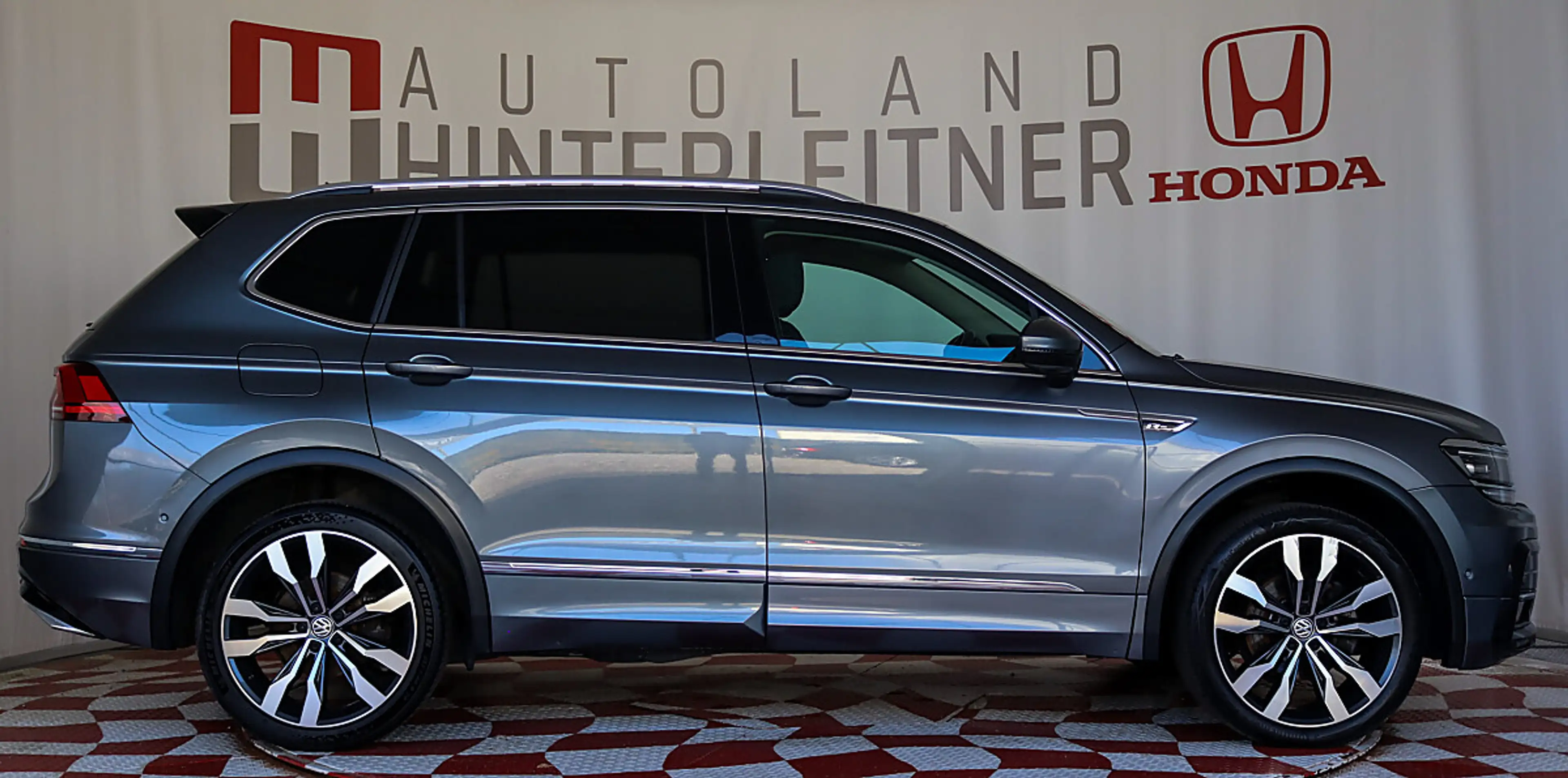 Volkswagen Tiguan Allspace R-Line Highline — photo 8