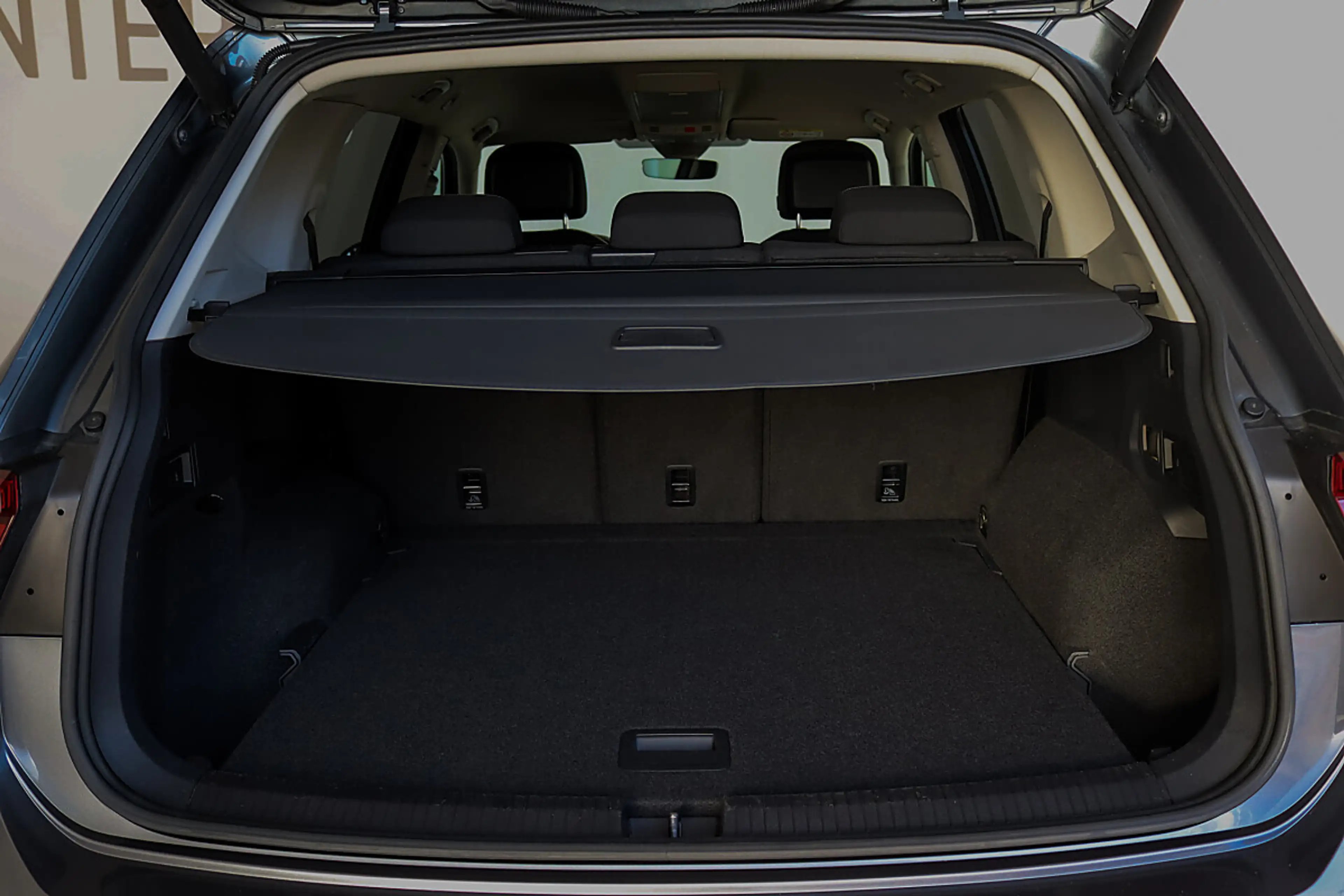 Volkswagen Tiguan Allspace R-Line Highline — photo 12