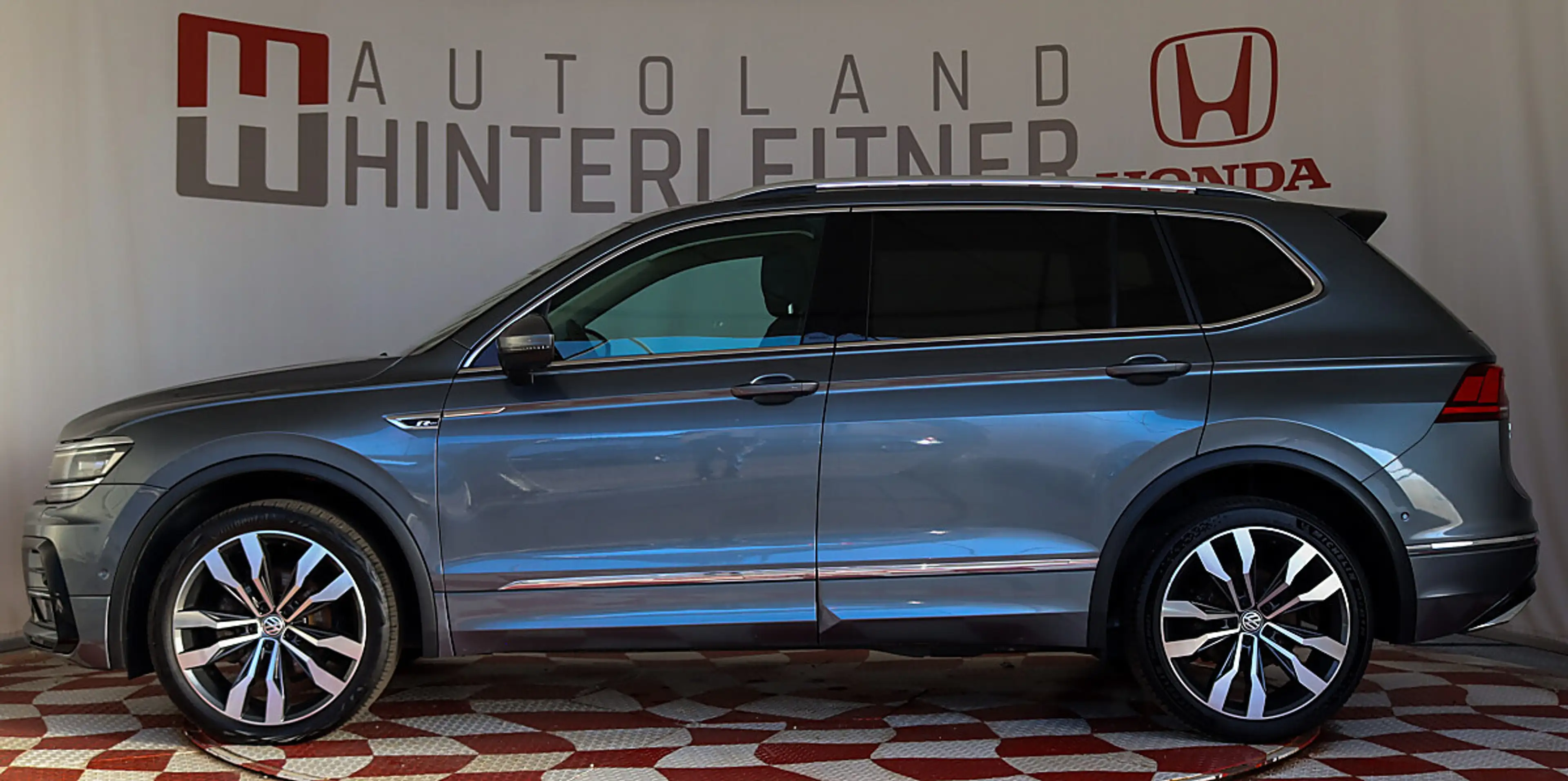 Volkswagen Tiguan Allspace R-Line Highline — photo 9