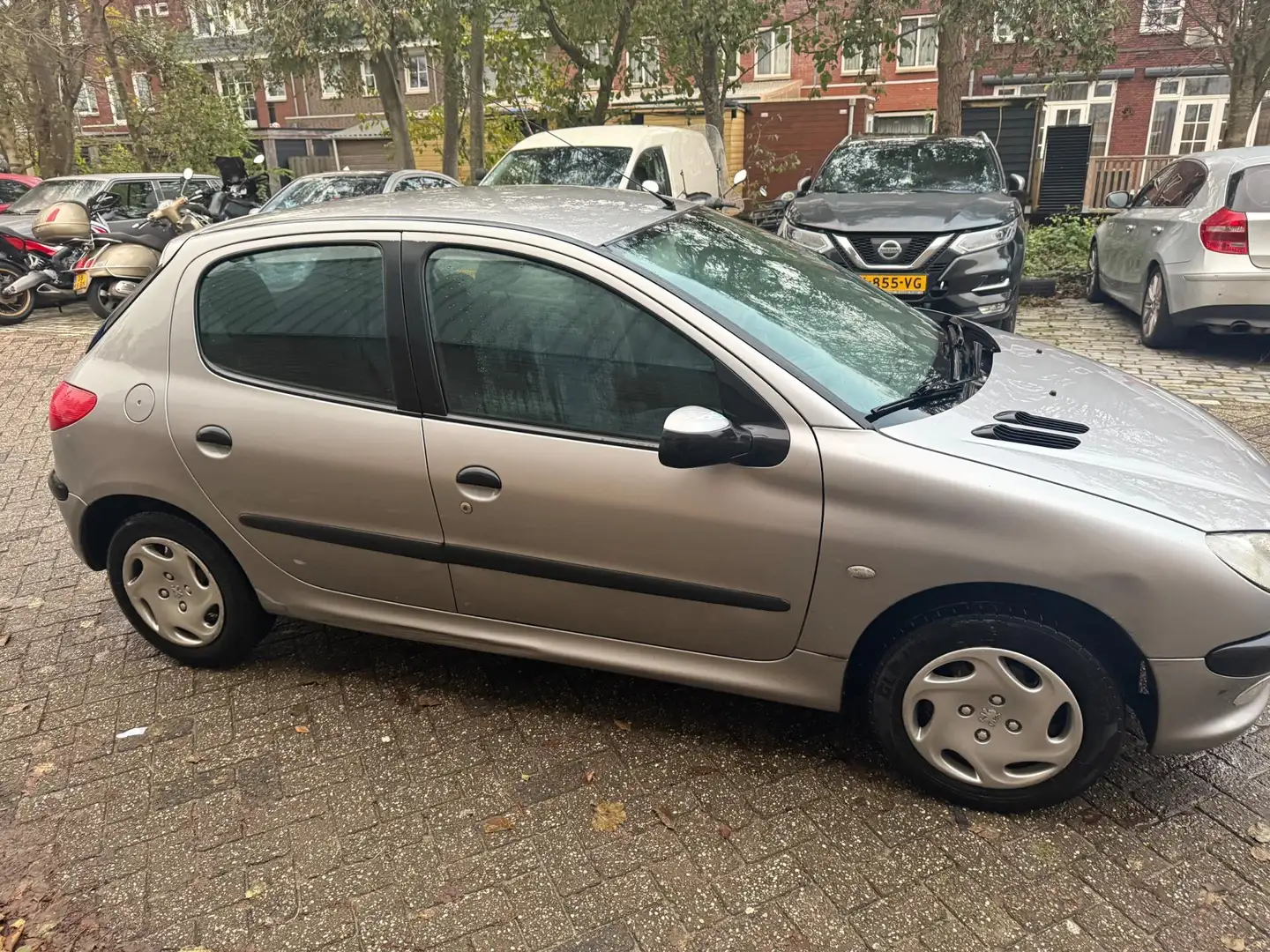 Peugeot 206 AUTOMAAT / 138.000 NAP / 5 deurs / Nieuw APK Gris - 2