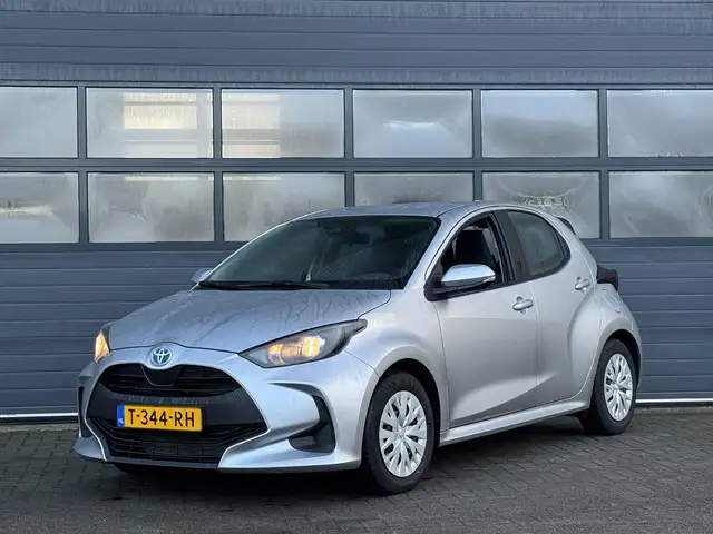Toyota Yaris 1.5 HYBRID ACTIVE I AUTOMAAT I APPLE CARPLAY I P-C