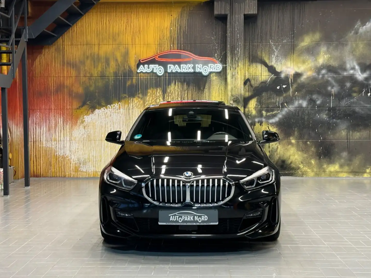 BMW 120 i M Sport Aut. LED~PANORAMA~NAVI~HIFI~PDC~ Negru - 2