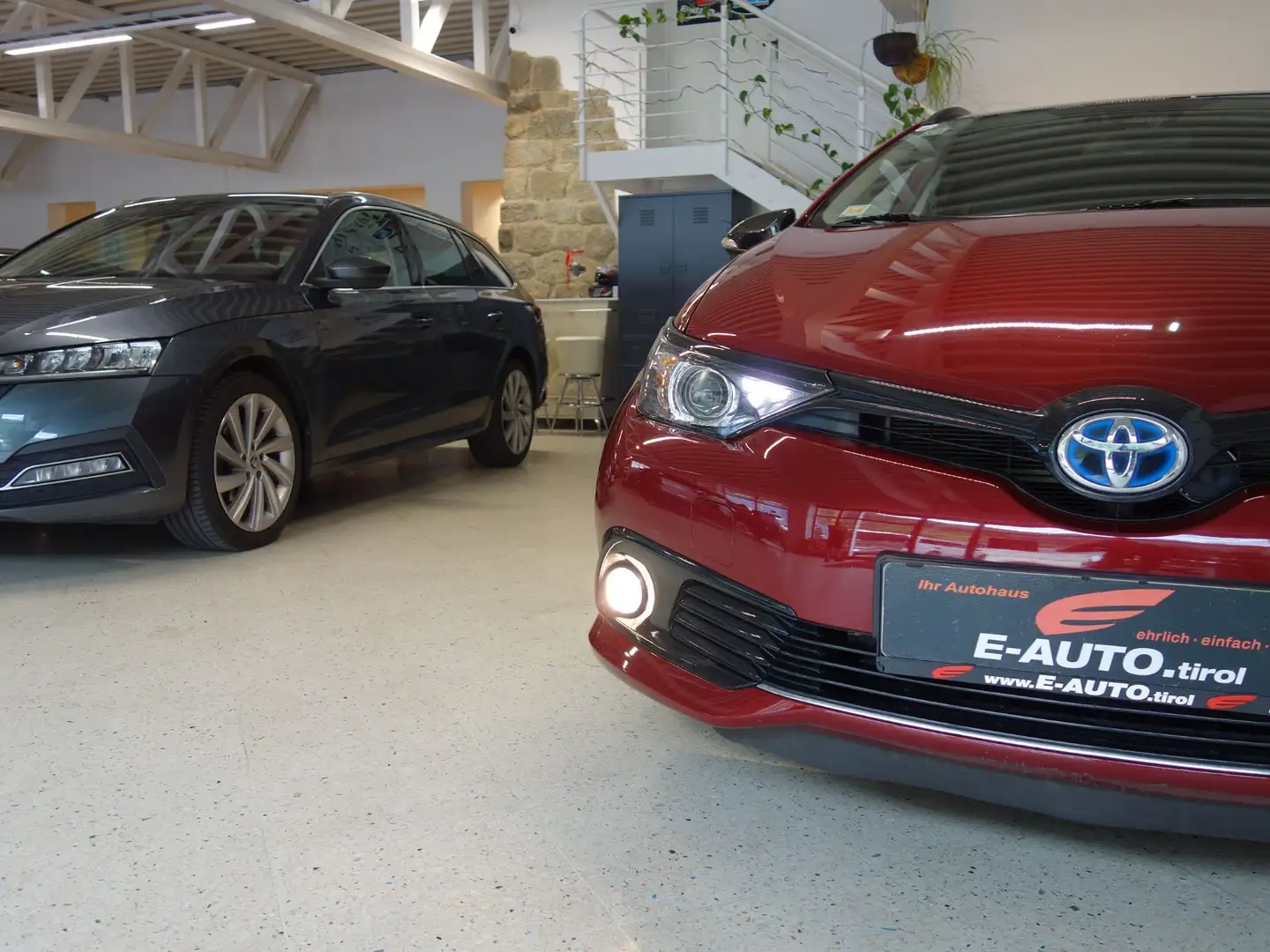 Toyota Auris TS Hybrid Style *FINAL BLACK EDITION *136PS SYSTE Rouge - 2