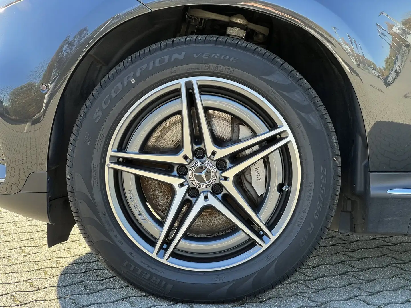 Mercedes-Benz EQC 400 400 4M AMG+Distro+SHD+360+Sound+Fahrassisten Grau - 2