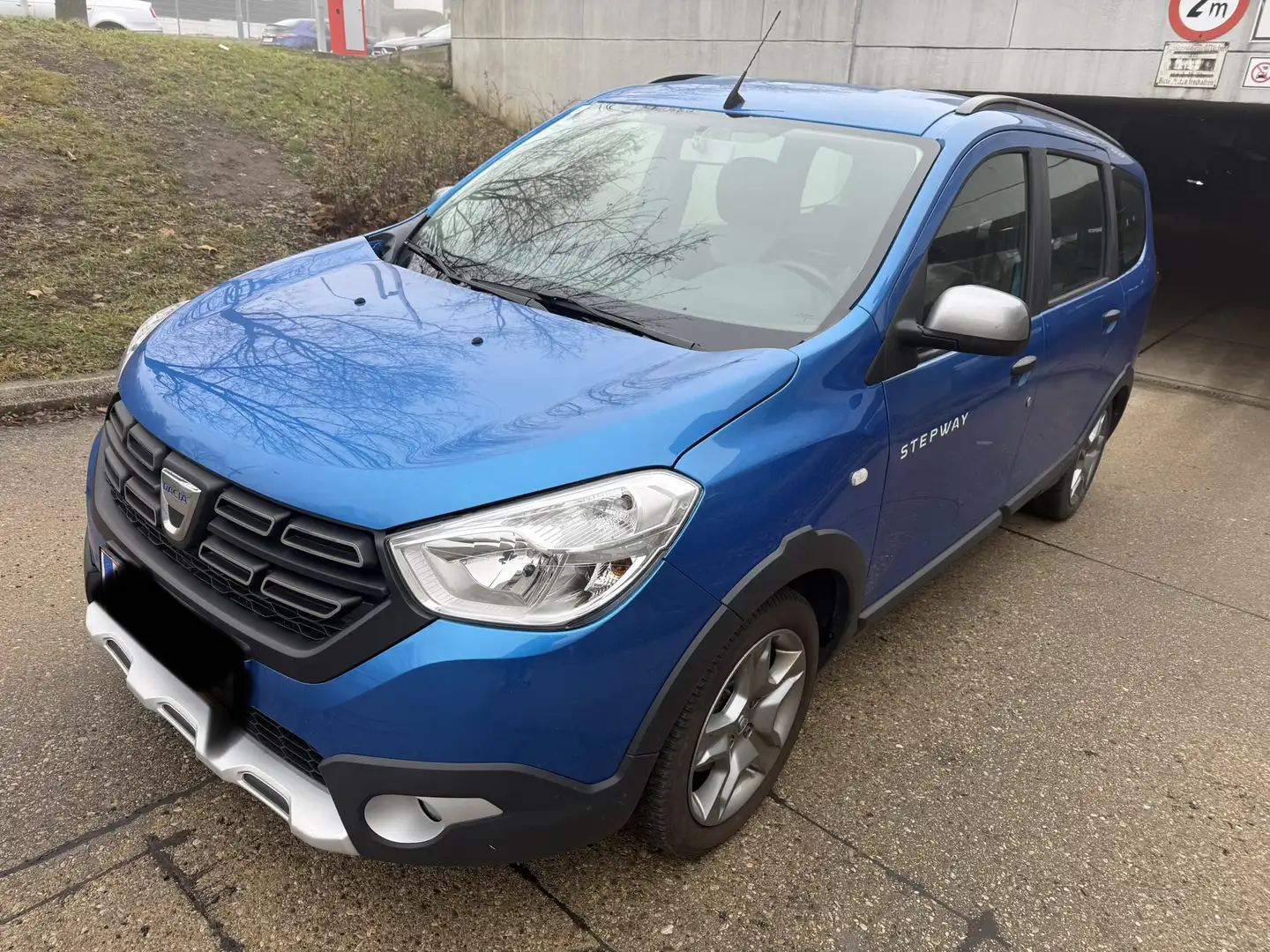 Dacia Lodgy TCe 130 GPF Stepway - 1