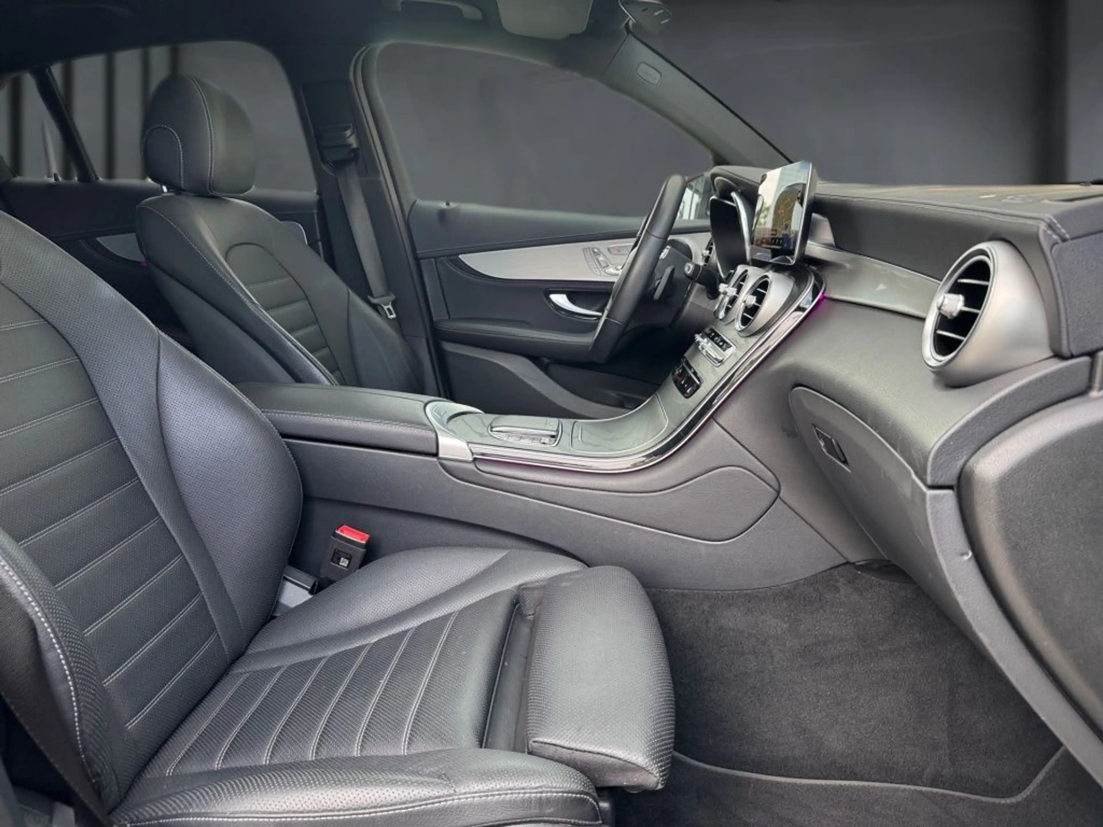 Mercedes-Benz GLC 300 e 4M Coupé AMG, SHD, MASSAGE, Sitzklima — photo 5