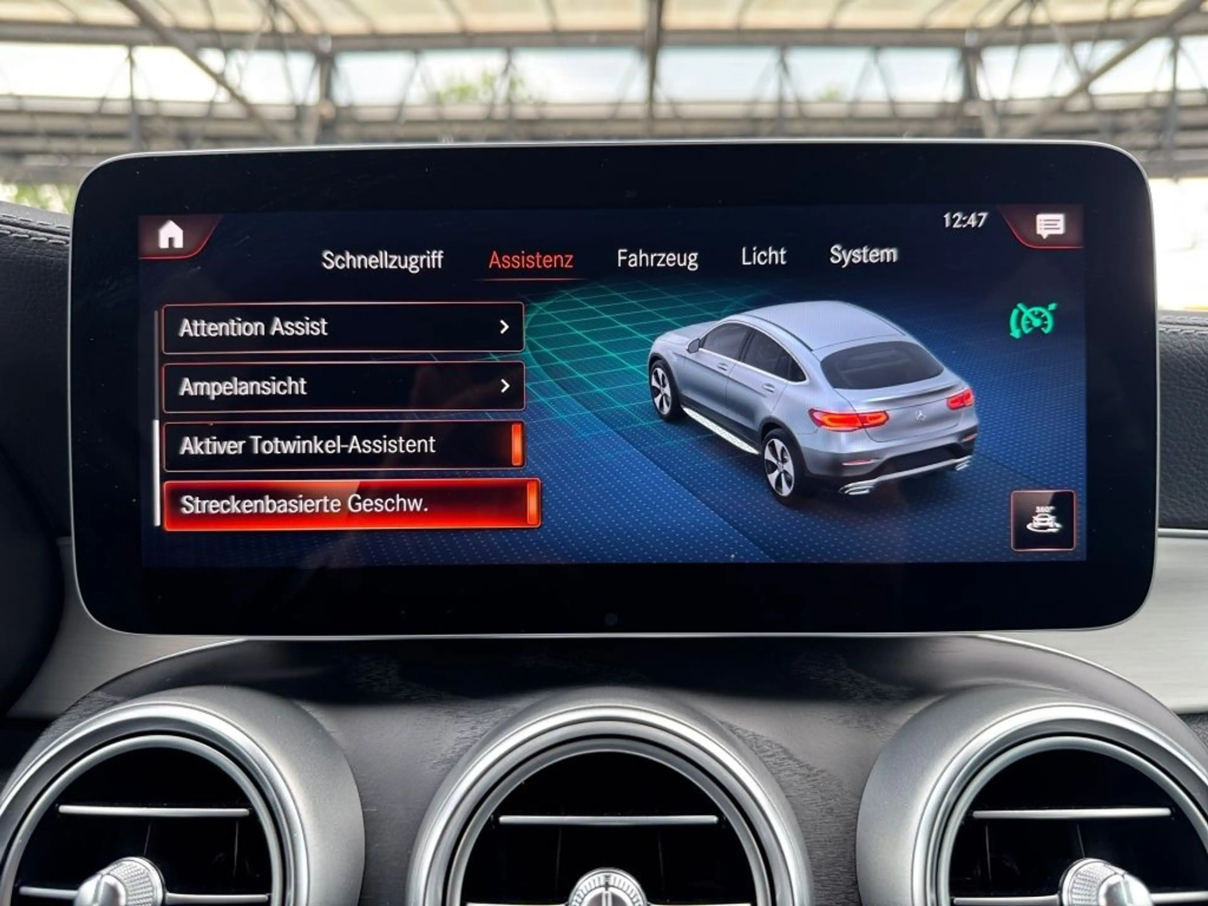 Mercedes-Benz GLC 300 e 4M Coupé AMG, SHD, MASSAGE, Sitzklima — photo 12