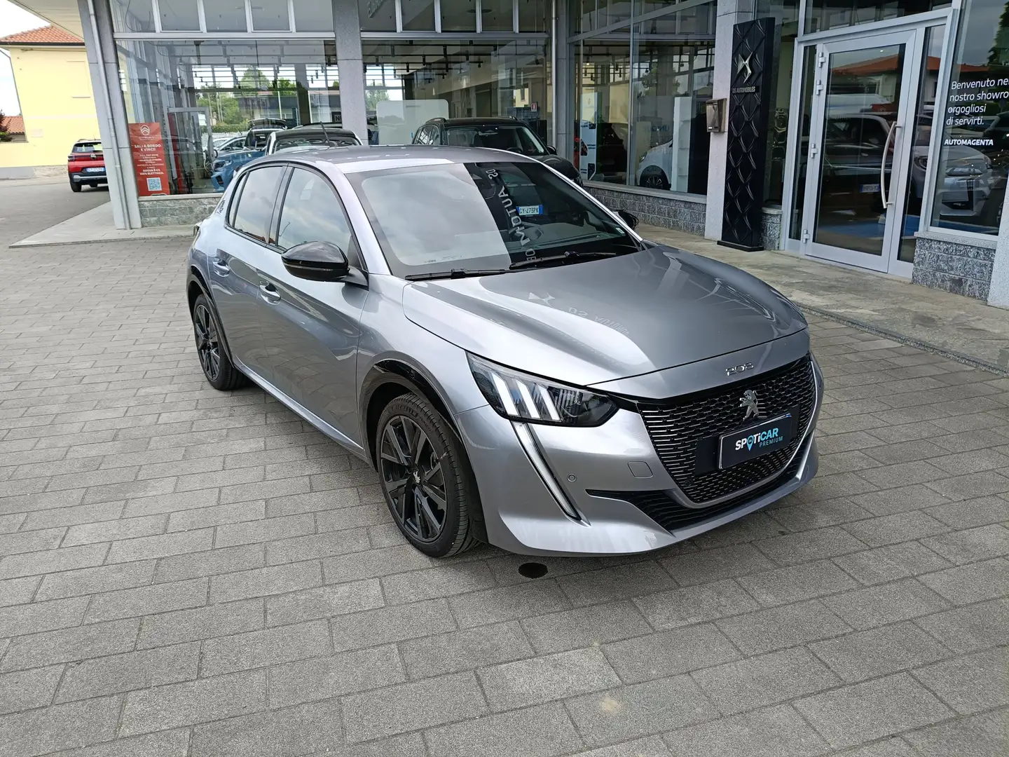 Peugeot 208 1.2 PureTech 100cv EAT8 GT USATO GARANTITO Argento - 1