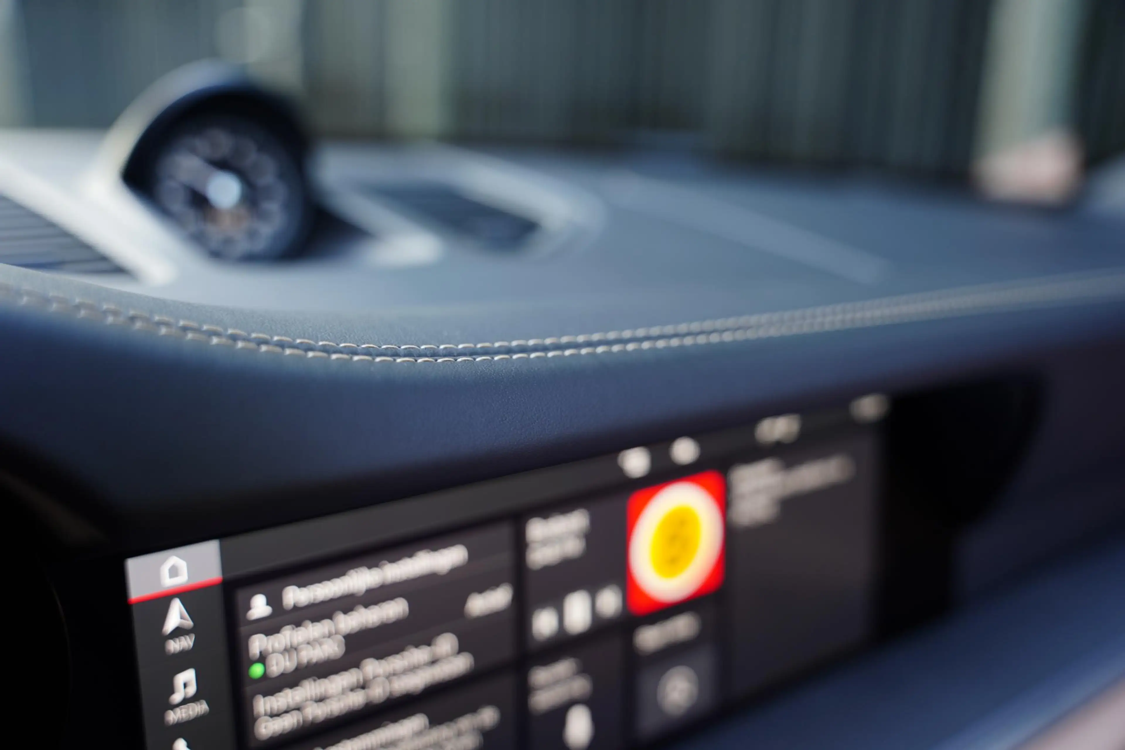 Porsche 992 992 Cabriolet 3.0 Carrera 4 S / New Service / Lede — photo 29